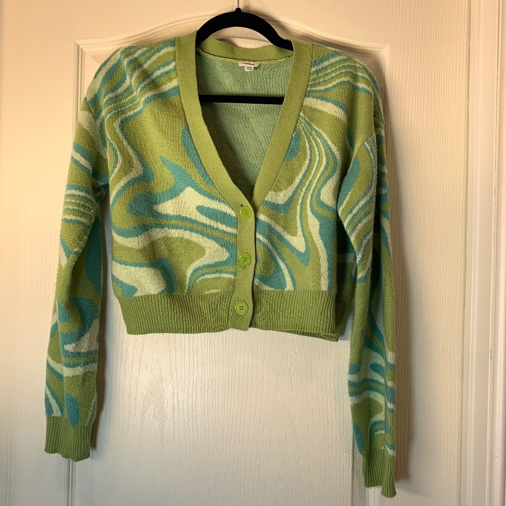 Garage – Cropped Knit Cardigan‎ with Swirl Pattern | Artsy & Youthful Vibe